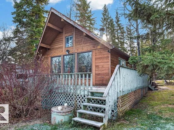 722 Blue Heron Dr, Sandy Beach, AB T0E 1V6