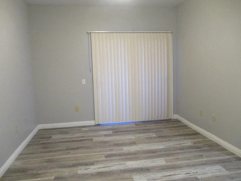 5225 W Reno Ave — Photo 8