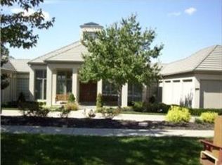 11436 Canterbury Cir, Leawood, KS 66211