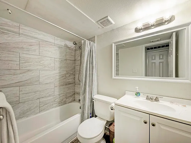 2207 Leon St #103 — Photo 14