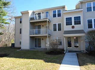 11 Thoreau Ct APT 8, Natick, MA 01760