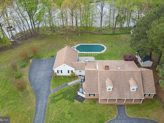 2nd image of 208 Brickhouse Dr