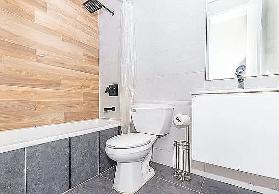 4th image of 385 Chauncey St #3LL