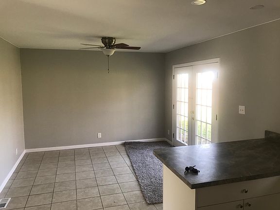 4th image of 632 Palace Ln