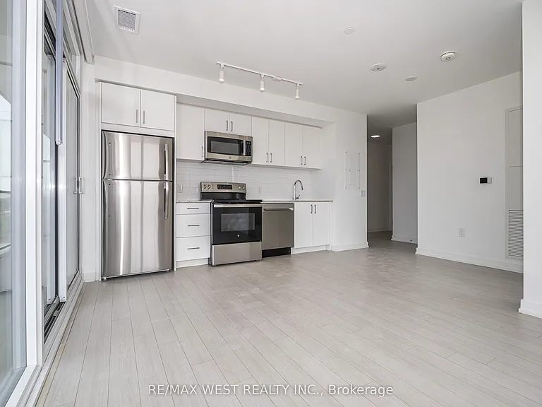 4010 Eglinton Ave W #815 — Photo 4