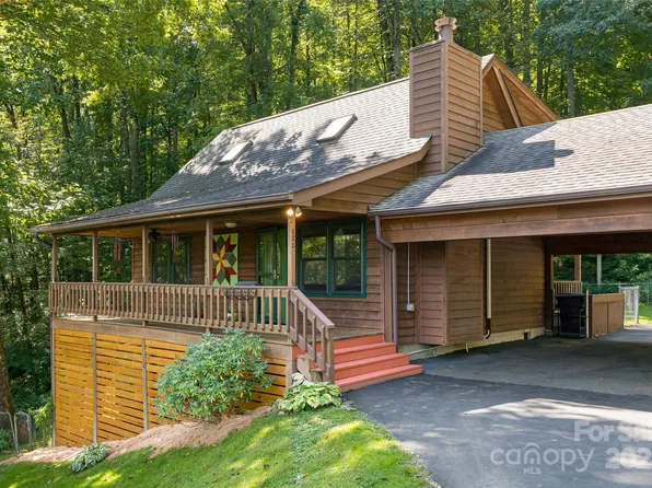 939 Mountain Lake Dr, Waynesville, NC 28785