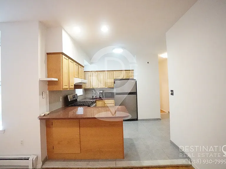 387 Clinton St #1R — Photo 10