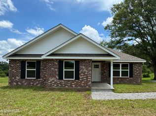 10 E Twin Oaks Ln, Carriere, MS 39426