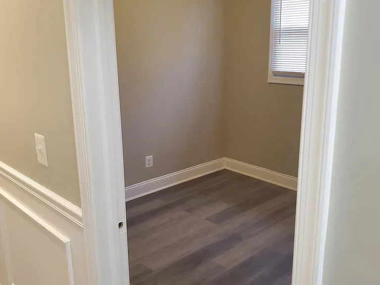 17 W Talbott St #B — Photo 3