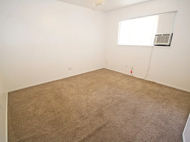 510 Country Village Dr — Photo 6