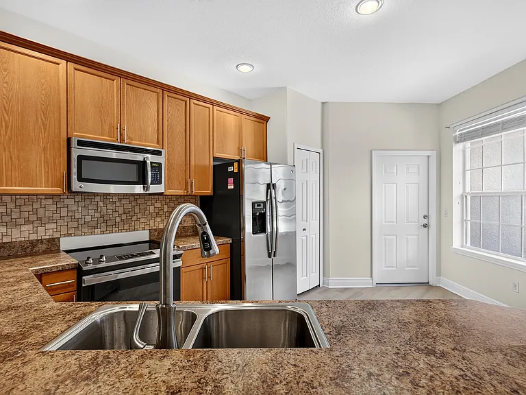 166 Sedona Cir — Photo 16
