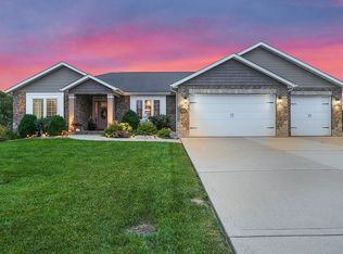 1454 Bridgehampton Rd, Troy, IL 62294