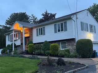 4 Rosemont Dr, New City, NY 10956