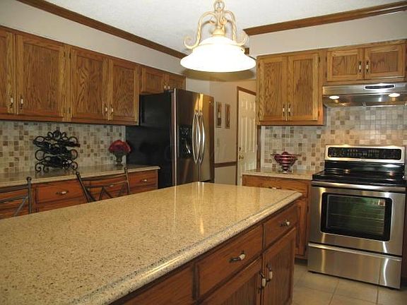 3rd image of 5752 Earlsford Dr