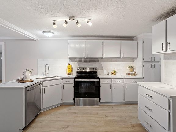 2nd image of 6211 Lemon Springs Rd