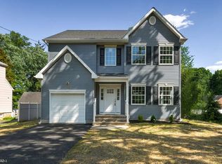647 Rockview Ave, North Plainfield, NJ 07063