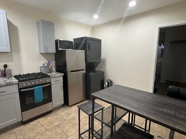841 Cardenas Dr SE #B, Albuquerque, NM 87108