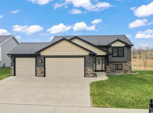 3464 Bridgeview Dr SE, Rochester, MN 55904