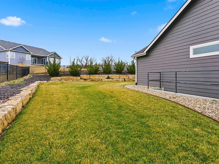 8849 Moonbug Ln — Photo 48
