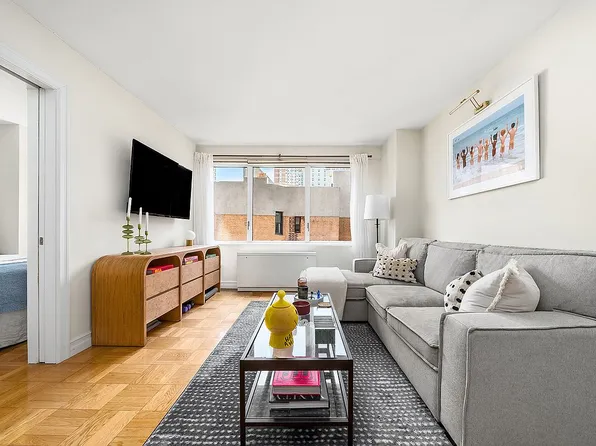 201 E 25th St APT 6K, New York, NY 10010