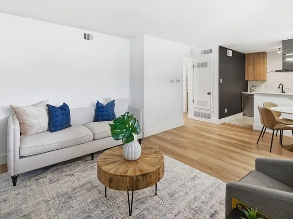 CrestHaus Apartments