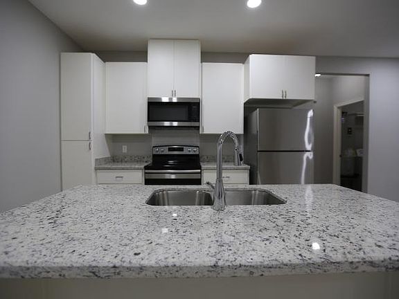 2nd image of 1502 Heritage Dr #2