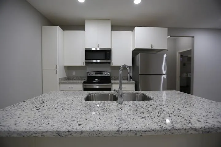 1404 W Heritage Dr #2 — Photo 2