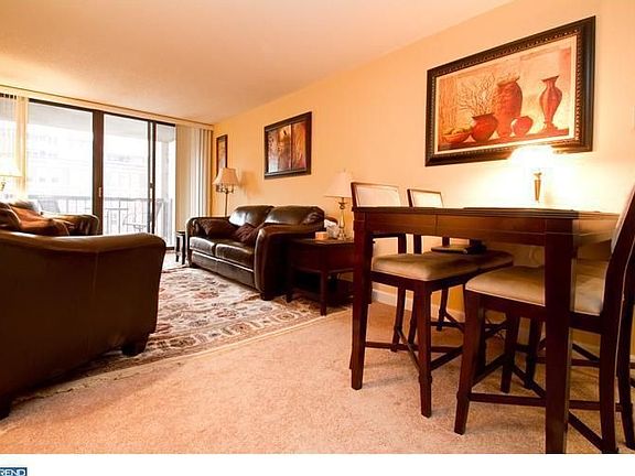 5th image of 241 S 6th St APT 502