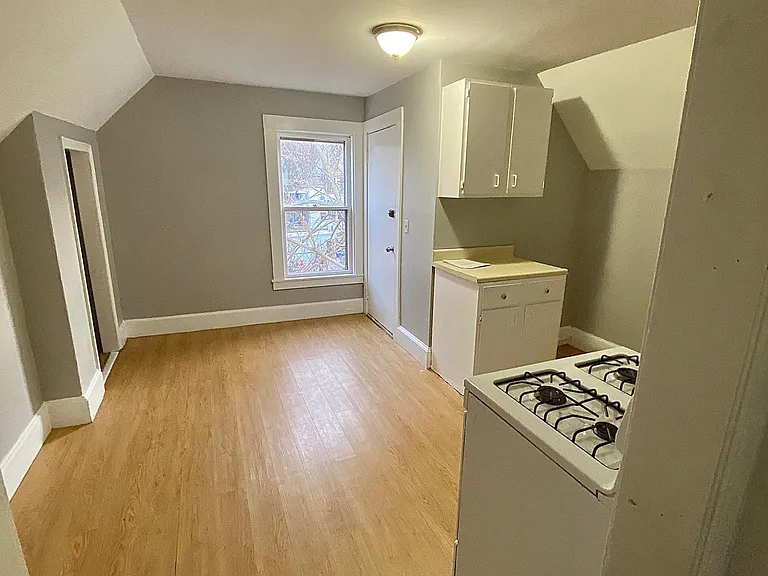 146 Charles St — Photo 14