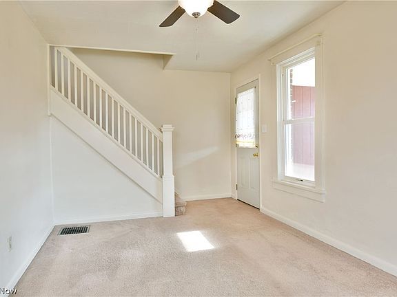 4th image of 641 & 643 Hazelton St