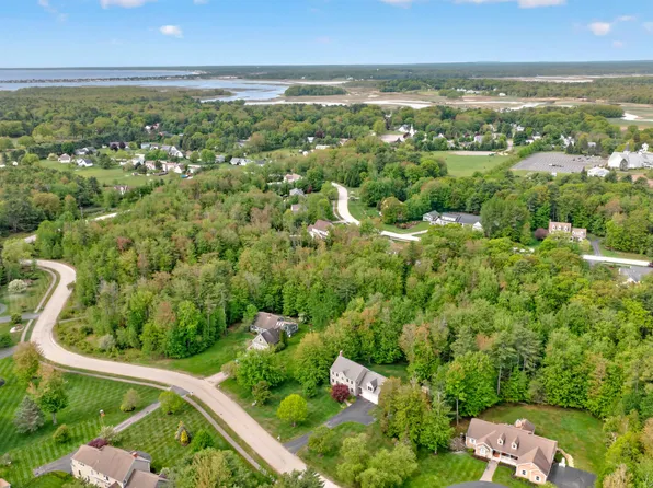15 Bornheimer Place, Scarborough, ME 04074