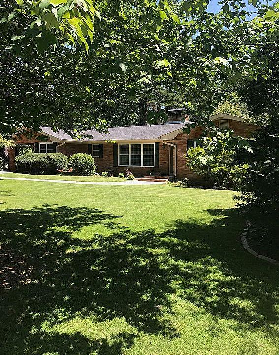 1st image of 850 NE Park Hill Pl