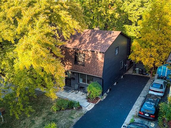 2nd image of 100 Lillian Dr #B
