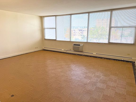 4th image of 33 N Main St APT 2F