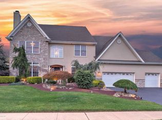 7 Cornwallis Ct, Manalapan, NJ 07726