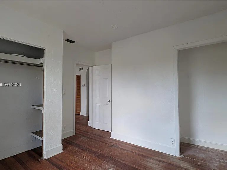 708 NE 4th St #2 — Photo 10