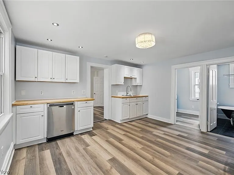 2471 Tremont Ave #DOWN — Photo 10