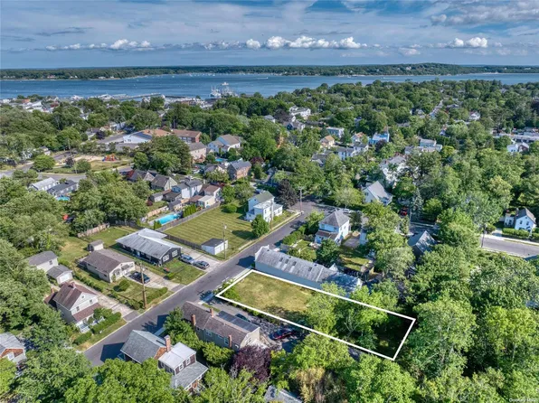 415 Kaplan Avenue, Greenport, NY 11944