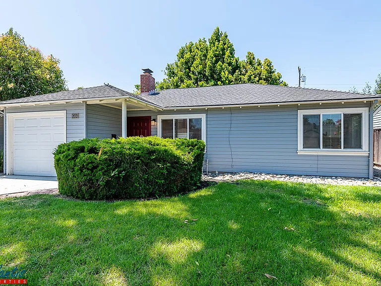 684 Malarin Ave — Photo 2