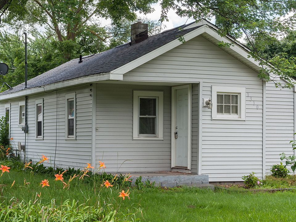 1310 Beechwood