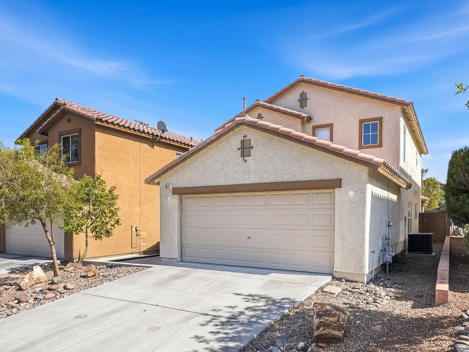 3 bed, 2.5 bath, 1735 sqft, $1,795 — Photo 2