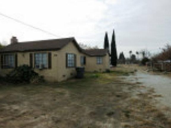 2nd image of 379 Meadow Ln