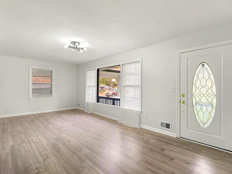 2318 Green Forrest Dr — Photo 27