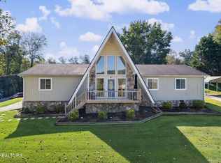 1129 Melton Hill Cir, Clinton, TN 37716