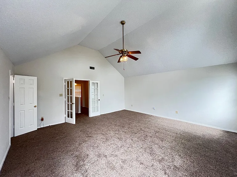 723 Sumner Dr — Photo 44