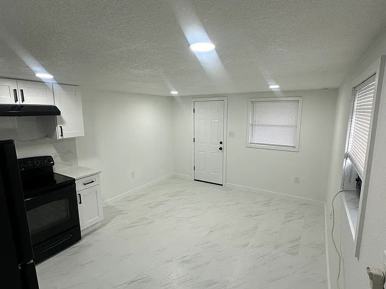 1805 Reynolds Rd #2 — Photo 6