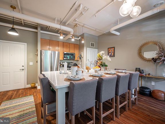 4th image of 1201 N Garfield St APT 214
