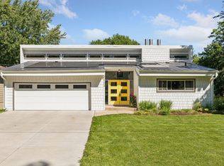 2124 17th St NW, New Brighton, MN 55112