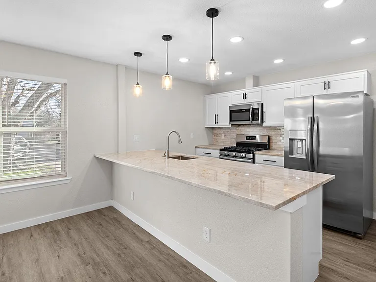 2302 Sorret Tree Ct — Photo 8