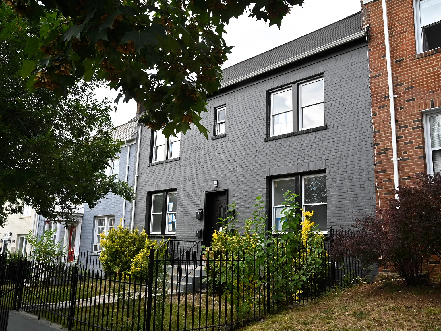 2 bed, 800 sqft, $1,990 — Photo 1